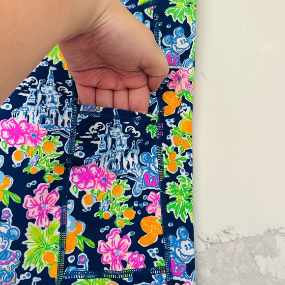 XS Disney X Lilly Pulitzer Weekender High Rise Midi Leggings, Lilly Loves Disney - Picture 8 of 9